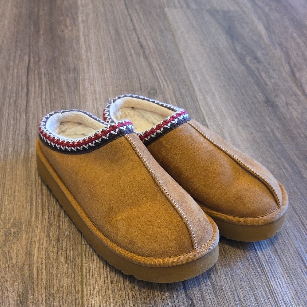 Falls Creek Kids Shoes in Tan and Red